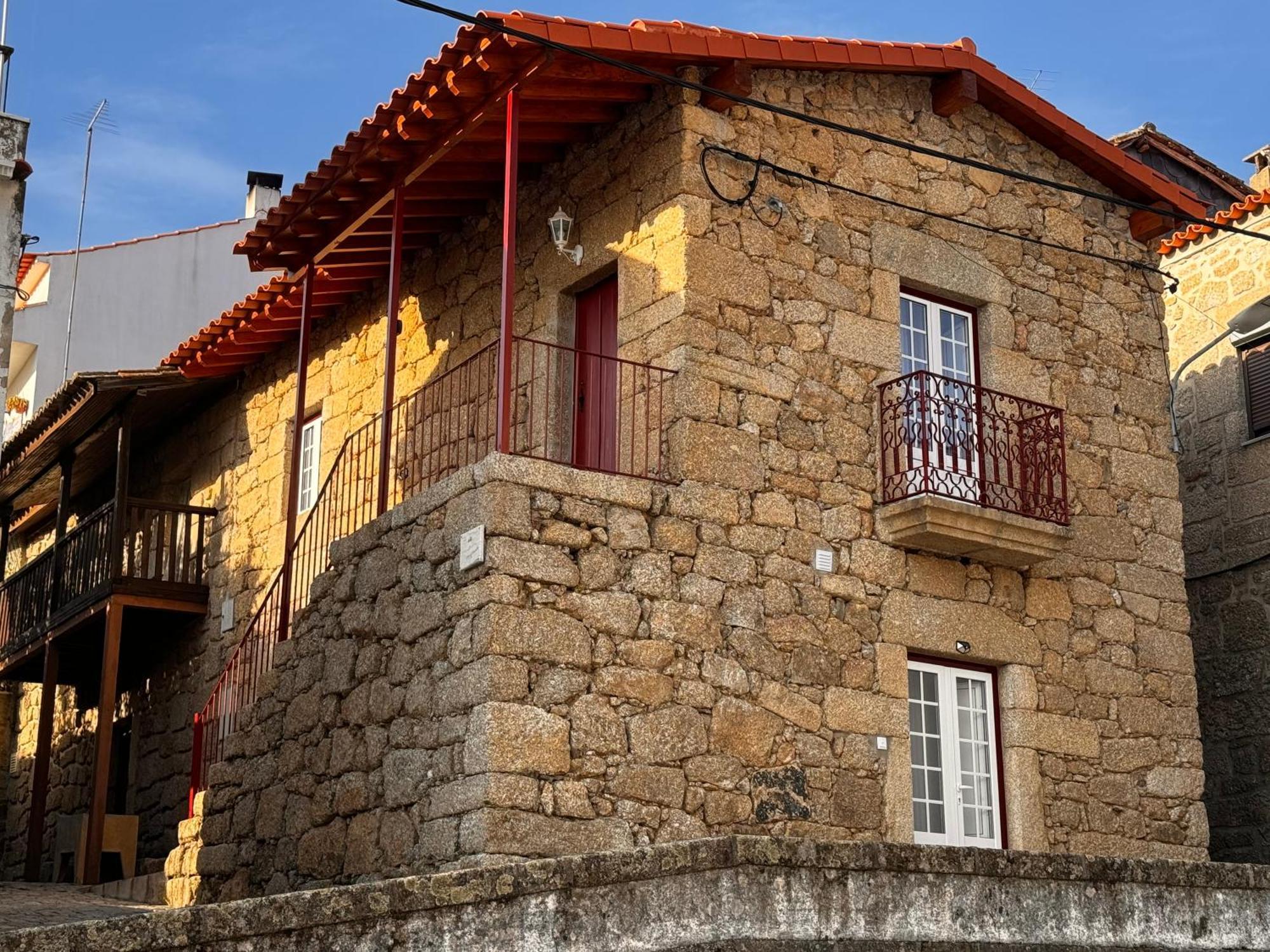 Casa Da Vila - Apartamento Duplex Alpedrinha Eksteriør billede