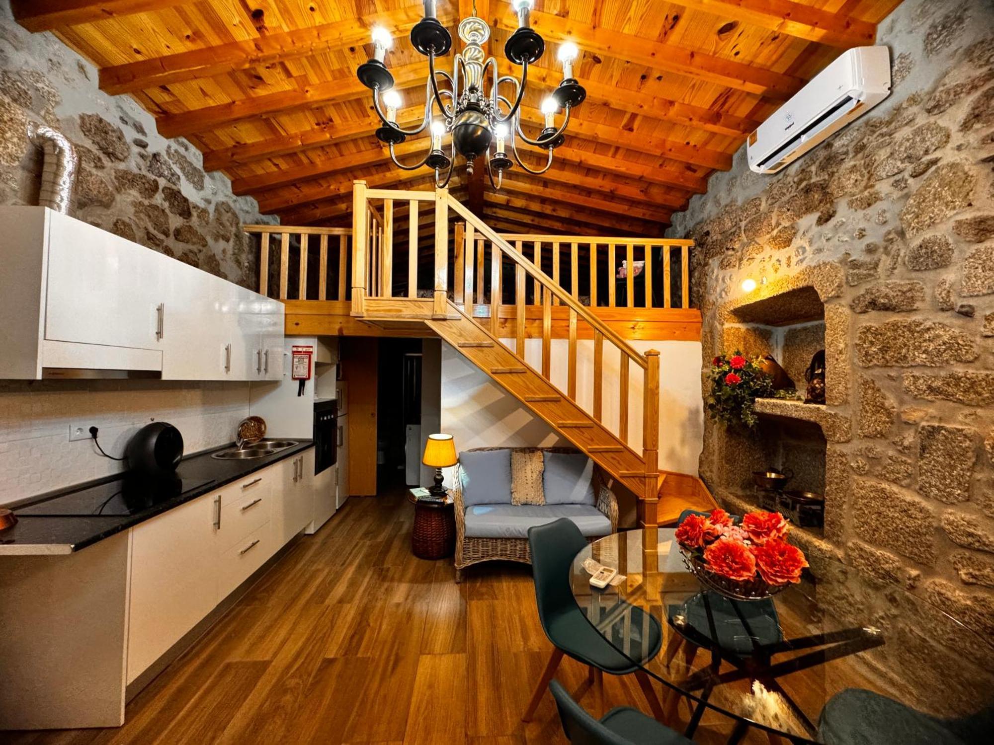 Casa Da Vila - Apartamento Duplex Alpedrinha Eksteriør billede